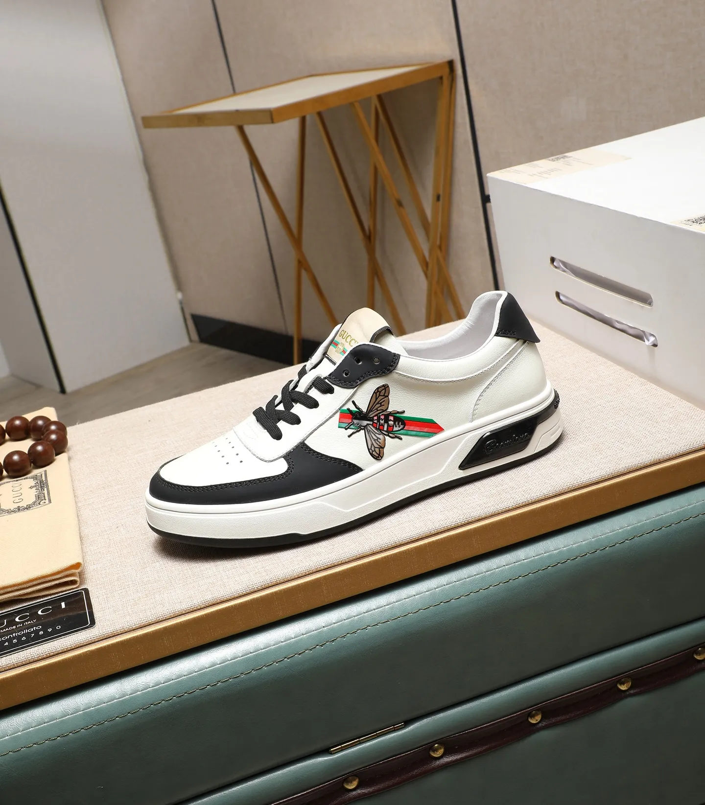 Men's shoes 💰440 GUCCI's latest spring model is on sale at the same time at the counter. Original calfskin imported from Italy, genuine leather lining, (high-end, extravagance, and class) exquisite workmanship. Sole: original sole provided by the original factory, ⚠exclusive double-layer movable molded sole super comfortable⚠, real shot 🎬The real thing is better🔍🔍"High quality·Follow the item" Code number 38-44